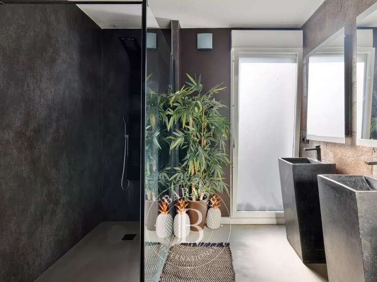 House Biarritz - 7 bedrooms - 301m²