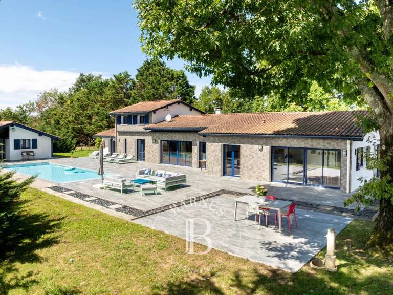 Maison Ascain - 230m²
