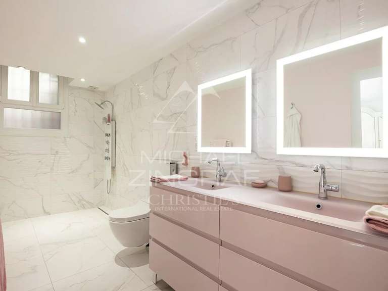 Villa Saint-Jean-Cap-Ferrat - 5 bedrooms - 450m²