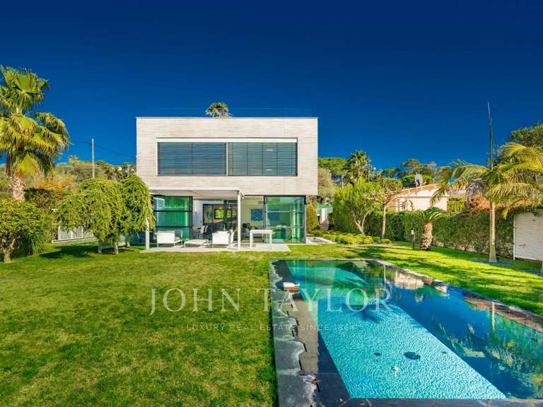 Property with Sea view Cap-d-antibes - 5 bedrooms - 320m²