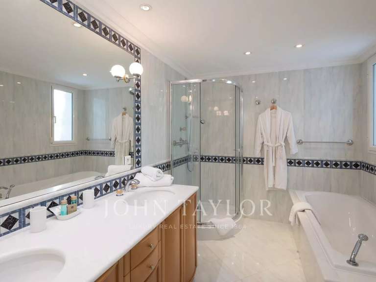 Property Cap-d-antibes - 10 bedrooms - 600m²