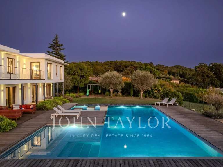 Villa Valbonne - 6 bedrooms - 442m²