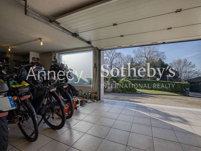 Maison Annecy-le-Vieux - 5 chambres - 230m²