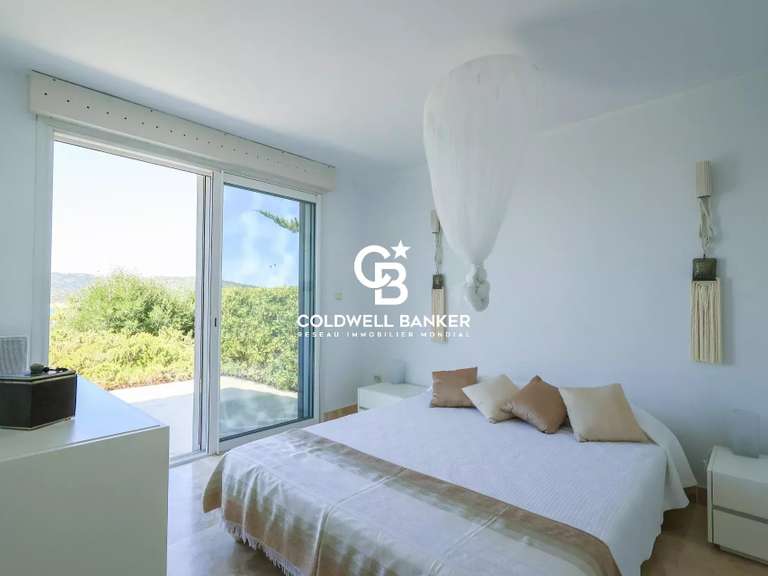 Villa with Sea view Ile-du-levant - 3 bedrooms - 3842m²