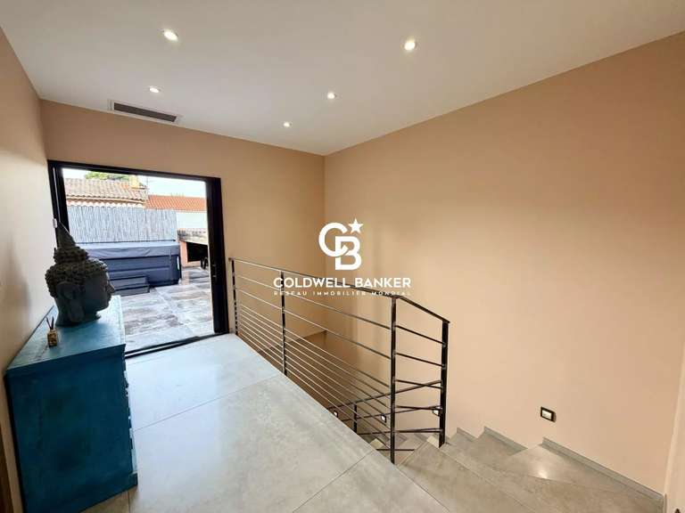 Villa with Sea view Hyères - 4 bedrooms - 140m²