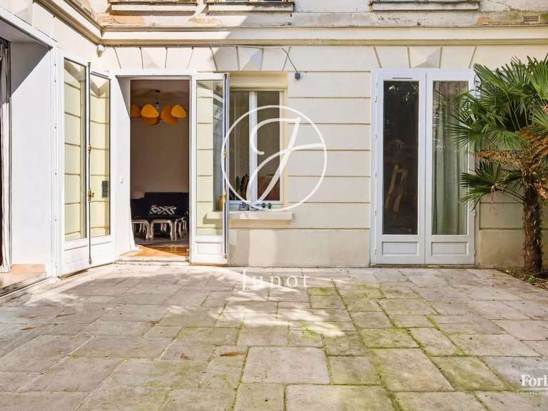 Appartement Paris 16e - 3 chambres - 143m²
