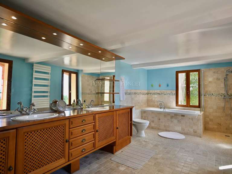 Propriété Saint-Chinian - 10 chambres - 1280m²
