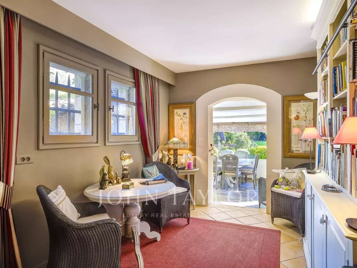 Maison Valbonne