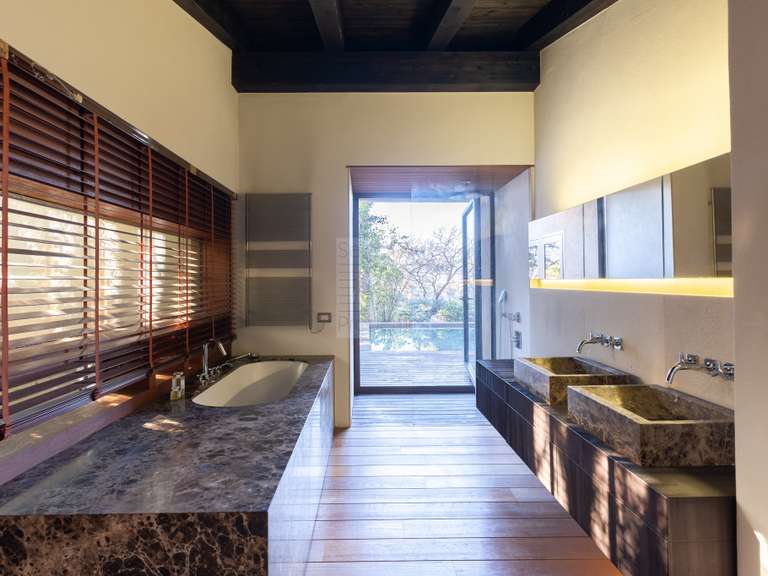 Villa Saint-Paul-de-Vence - 6 bedrooms - 327m²