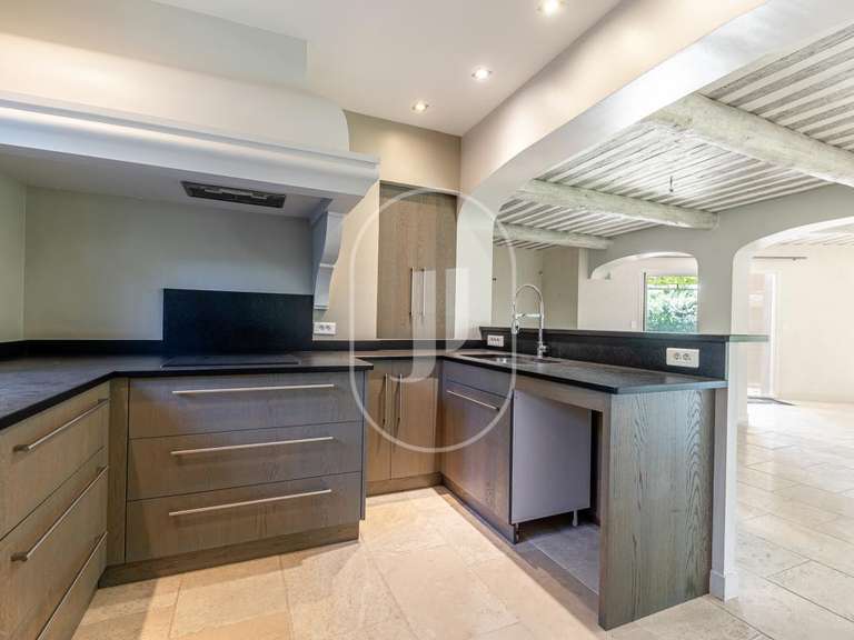 Villa L'Isle-sur-la-Sorgue - 5 chambres - 188m²