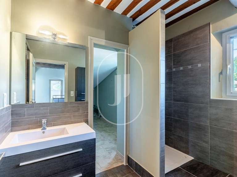 Villa L'Isle-sur-la-Sorgue - 5 chambres - 188m²