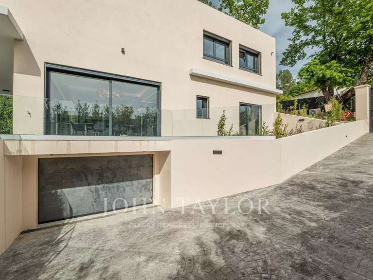 Maison Valbonne - 4 chambres - 319m²