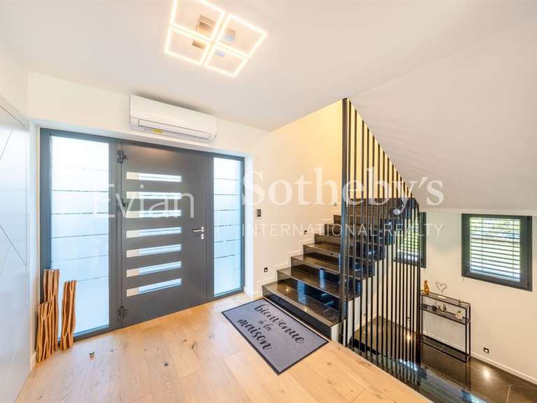 Maison Neuvecelle - 4 chambres - 270m²