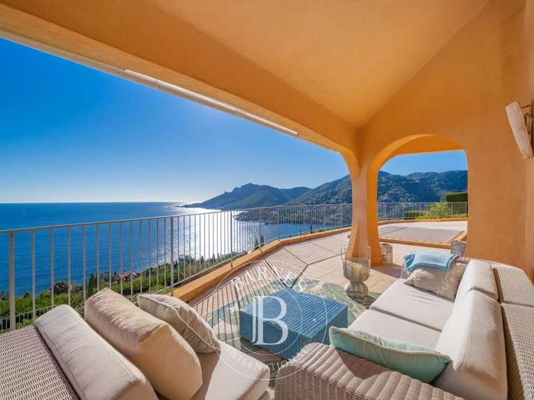 Villa with Sea view Théoule-sur-Mer - 4 bedrooms - 300m²