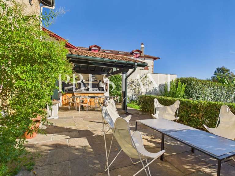 House Ainhoa - 5 bedrooms - 260m²