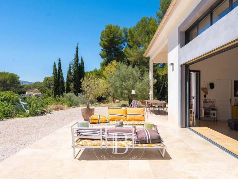House Aubagne - 5 bedrooms - 305m²