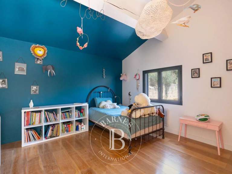 House Aubagne - 5 bedrooms - 305m²
