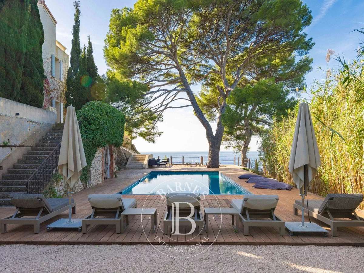 House Cassis