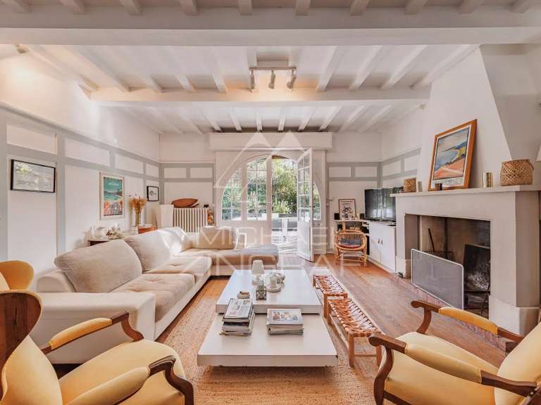 House Pyla-sur-mer - 6 bedrooms - 258m²