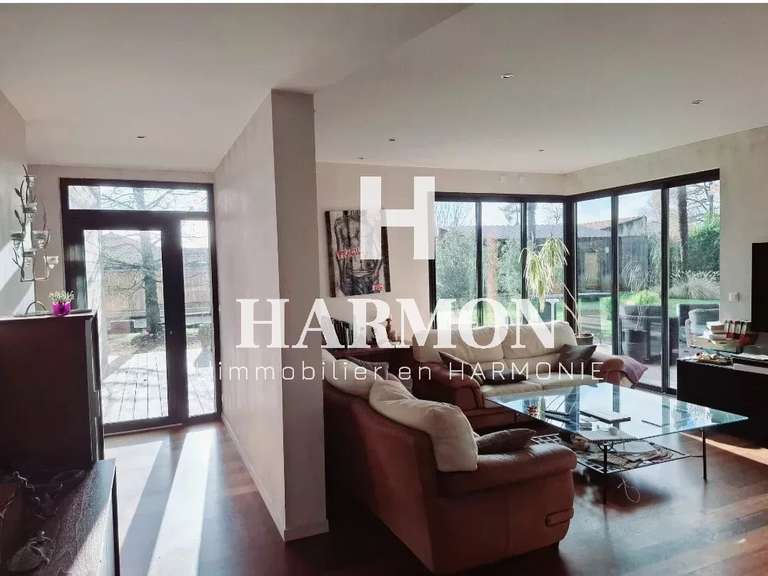 Maison Saint-Selve - 4 chambres - 177m²