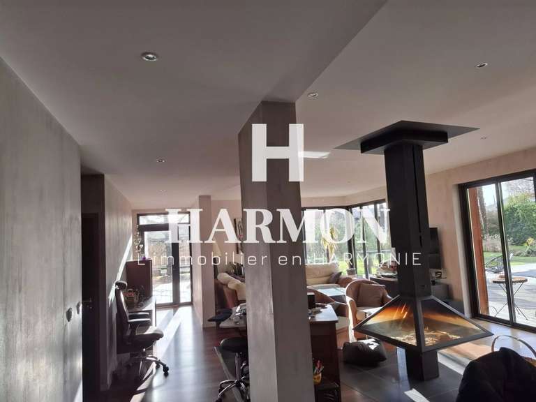 Maison Saint-Selve - 4 chambres - 177m²