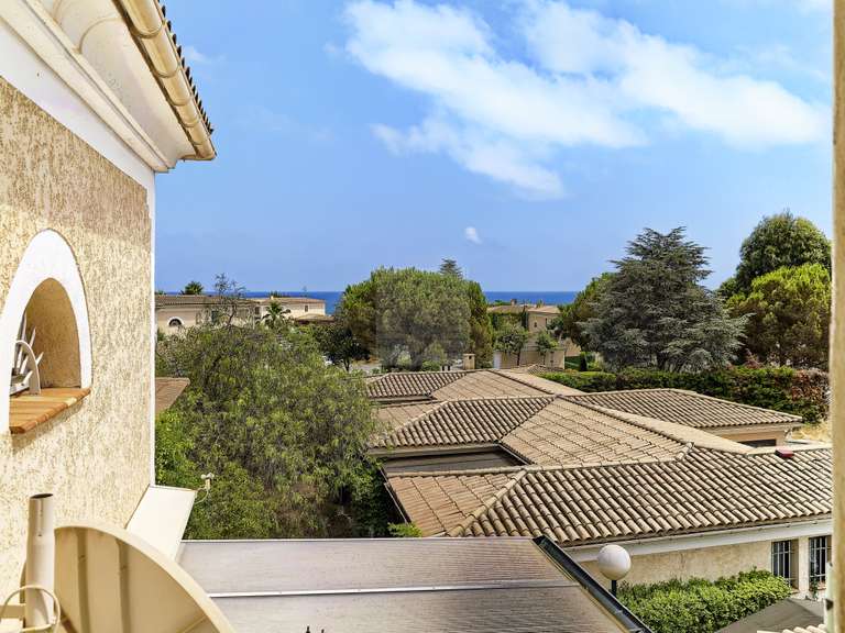 Maison Villeneuve-Loubet - 3 chambres - 121m²