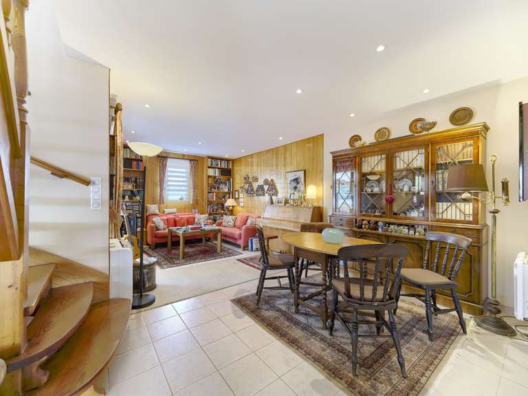 Maison Villeneuve-Loubet - 3 chambres - 121m²