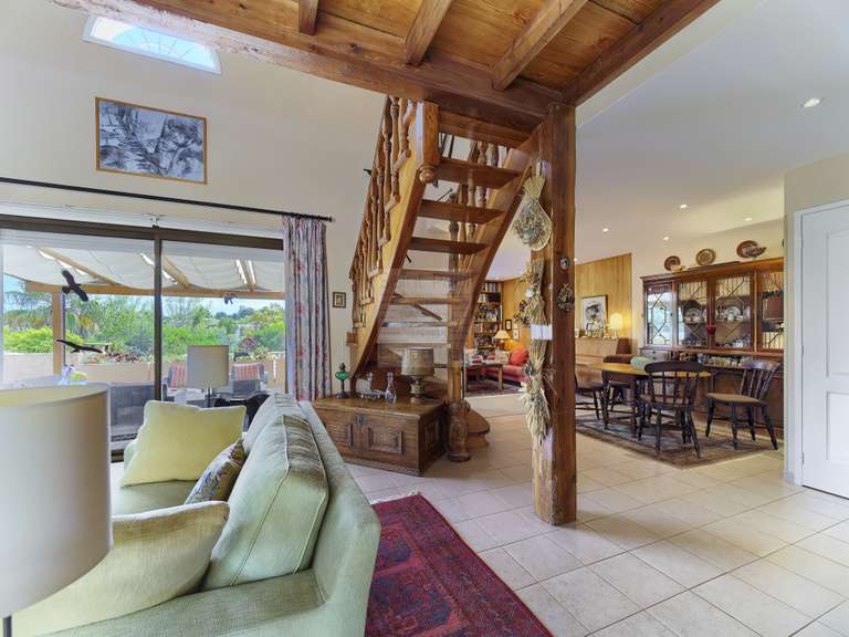 Maison Villeneuve-Loubet - 3 chambres - 121m²