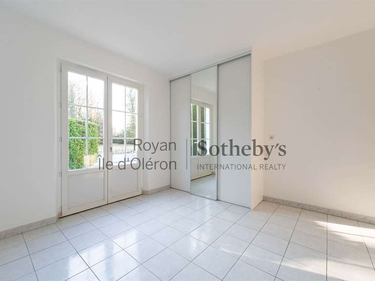 House Breuillet - 4 bedrooms - 225m²