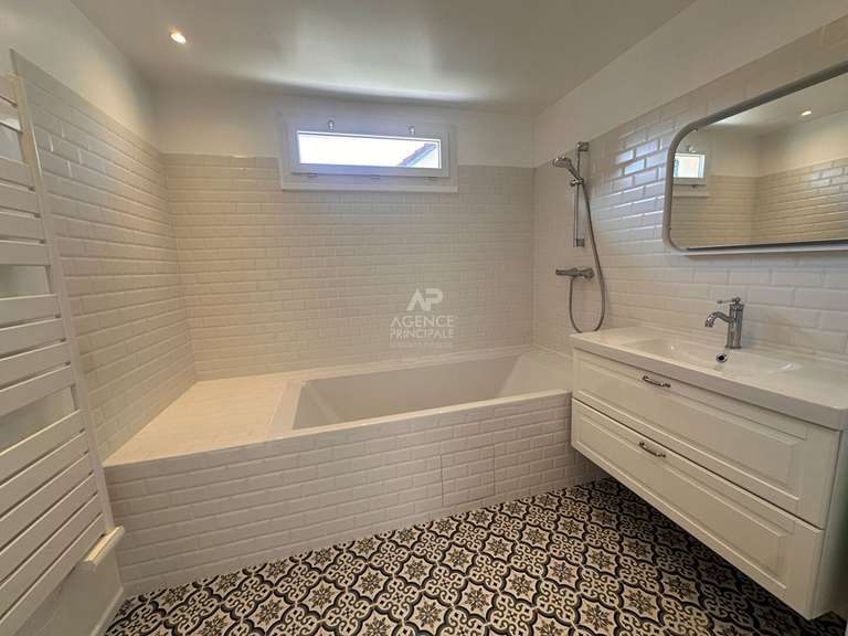 House Saint-Germain-en-Laye - 4 bedrooms - 163m²
