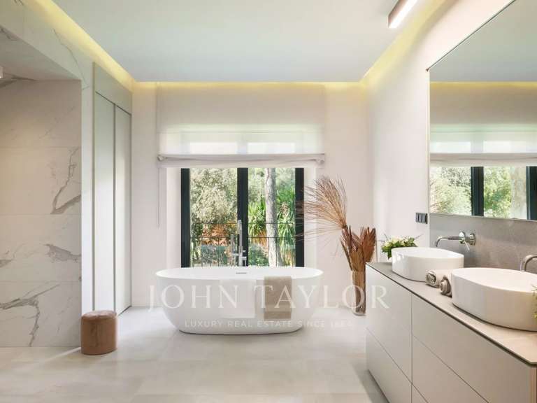 Maison La Colle-sur-Loup - 6 chambres - 1170m²