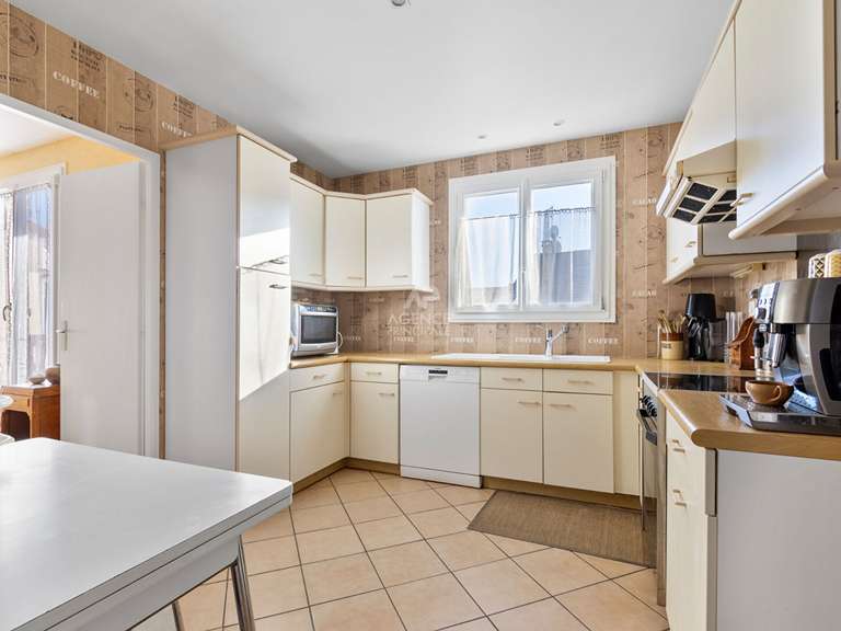 Maison Saint-Germain-en-Laye - 5 chambres - 181m²