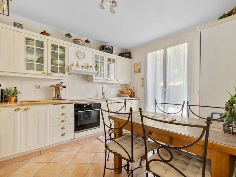 Maison Saint-Germain-en-Laye - 4 chambres - 155m²