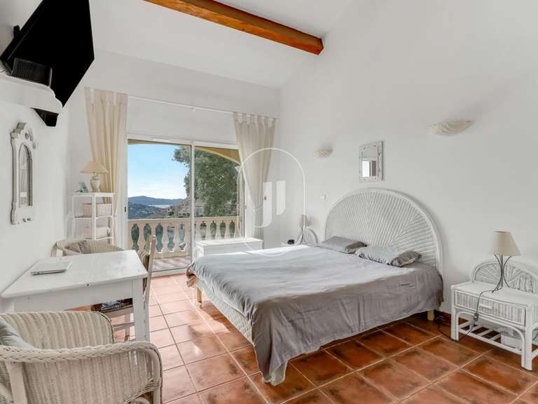 Villa Sainte-Maxime - 4 bedrooms - 207m²