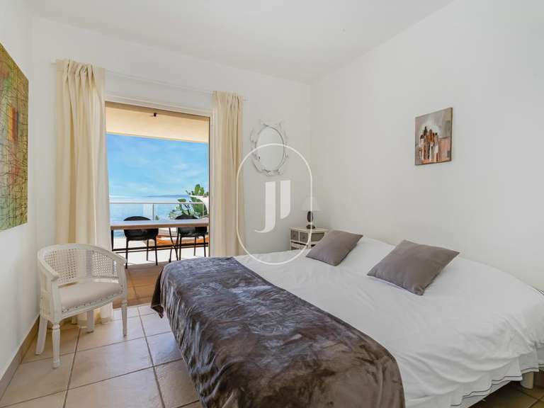 Villa with Sea view Roquebrune-sur-Argens - 3 bedrooms - 150m²