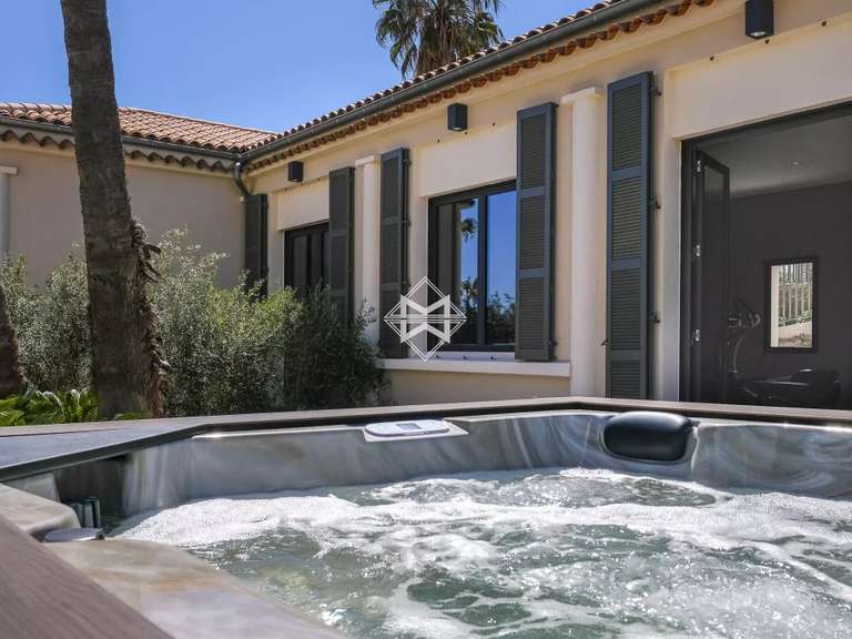 Property with Sea view La Croix-Valmer - 28 bedrooms - 2248m²
