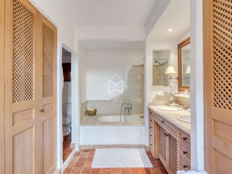 Villa Cogolin - 8 bedrooms - 550m²