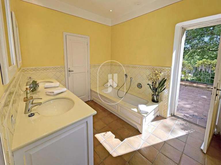 House Salernes - 7 bedrooms - 223m²