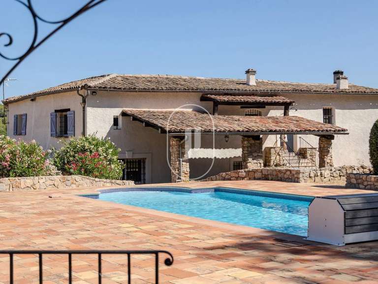 Propriété Taradeau - 6 chambres - 340m²