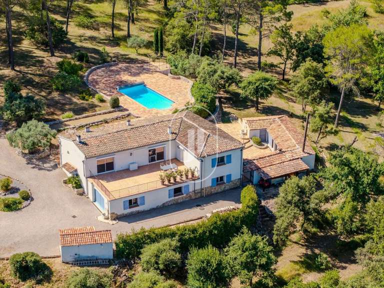 Propriété Taradeau - 6 chambres - 340m²