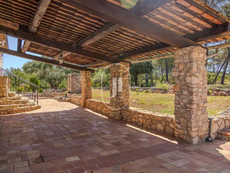 Propriété Taradeau - 6 chambres - 340m²