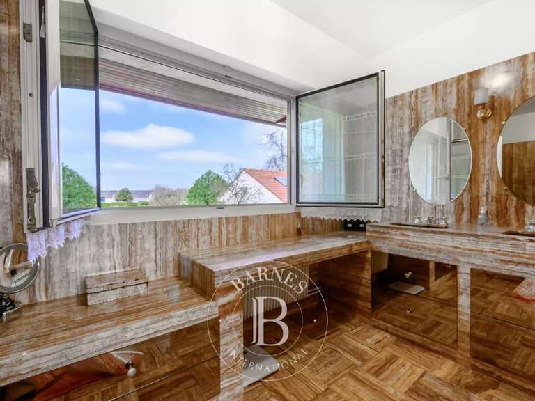 Maison Santeny - 5 chambres - 248m²