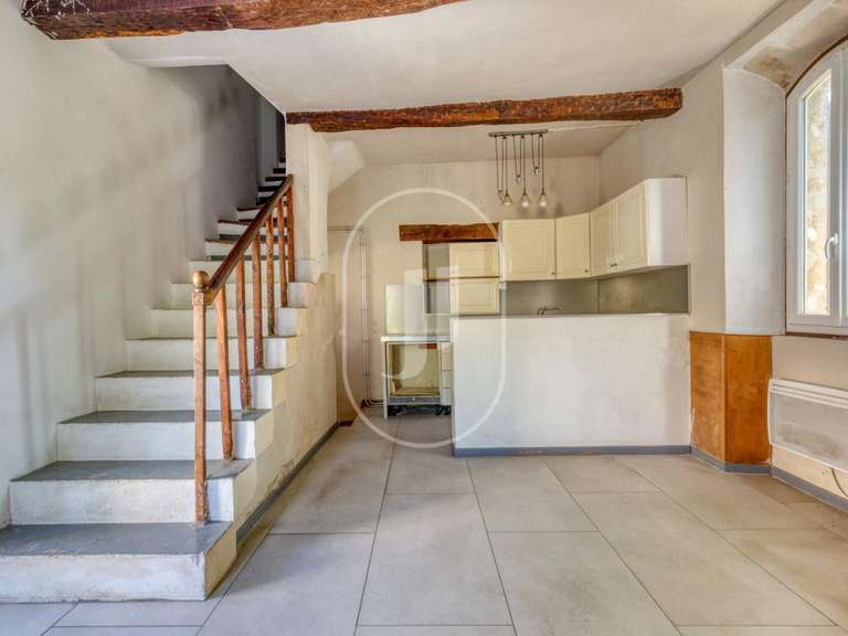 Propriété Lacoste - 12 chambres - 750m²