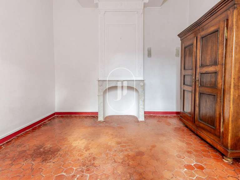 Propriété Lacoste - 12 chambres - 750m²