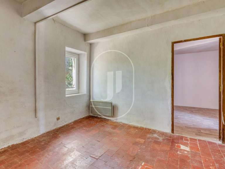 Propriété Lacoste - 12 chambres - 750m²