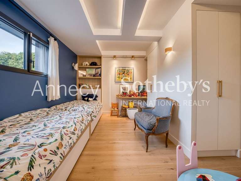 Maison Veyrier-du-Lac - 4 chambres - 199m²