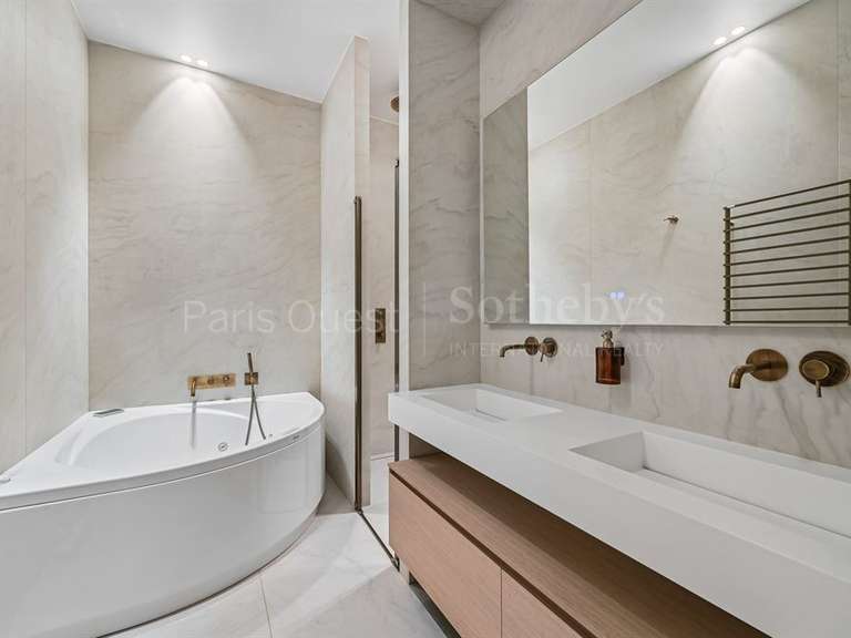Apartment Paris 16e - 3 bedrooms - 142m²
