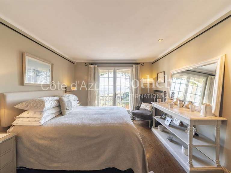 Maison Châteauneuf-Grasse - 4 chambres - 173m²
