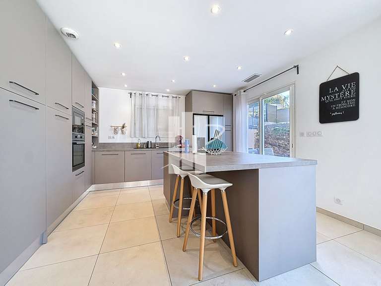 Maison Fréjus - 3 chambres - 117m²