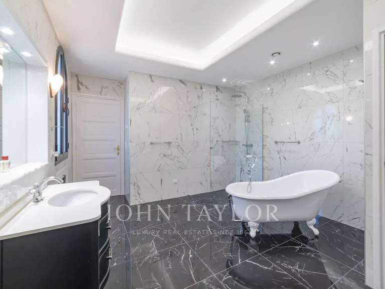Maison Cannes - 5 chambres - 413m²